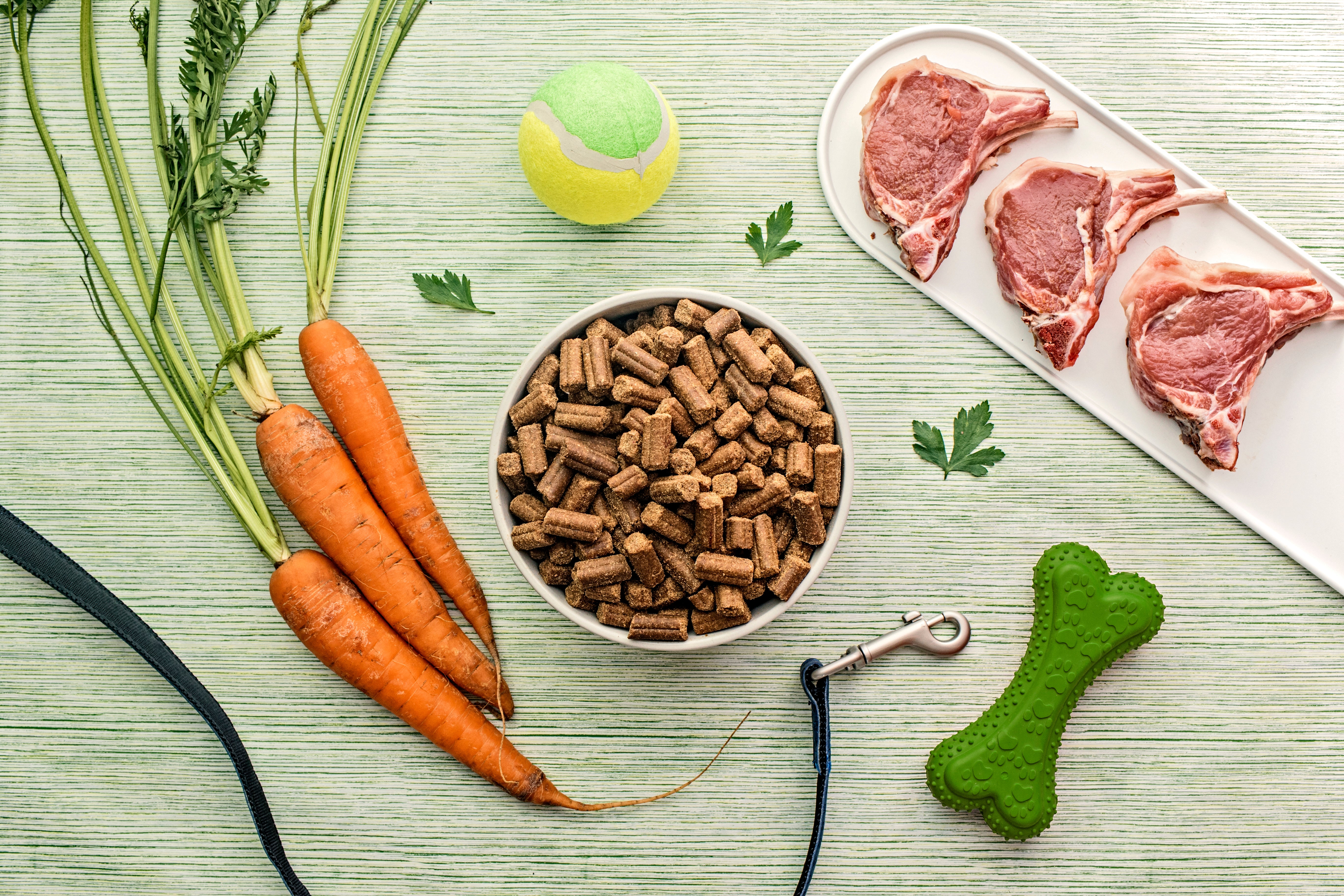 Crocchette pressate a freddo per cani FELICITÀ: Agnello, quinoa e barbabietola